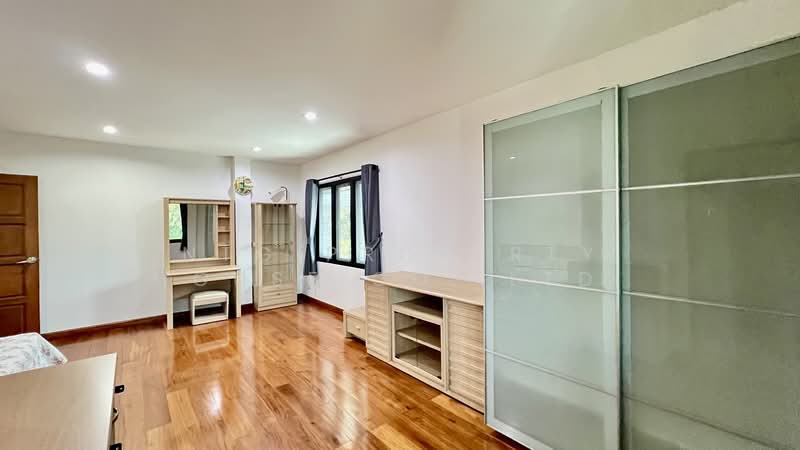 Moobaan Tararom Huamark, Bangkok, Tararom Huamark Soi 1, Phlapphla, Wang Thonglang, Bangkok, 5 Bedrooms, 800 sqm, Single Detached House For Rent, by NTG Property House Co.,Ltd., 500178691 - DDproperty.com