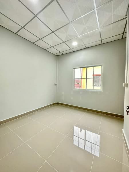 หมู่บ้านอุบลชาติ 2, นนทบุรี, บางรักน้อย, เมืองนนทบุรี, นนทบุรี, 113 ตร.ม., ทาวน์เฮ้าส์ ขาย, โดย สรภพ ยอดไชย (สีฝุ่น), 500178728 - DDproperty.com