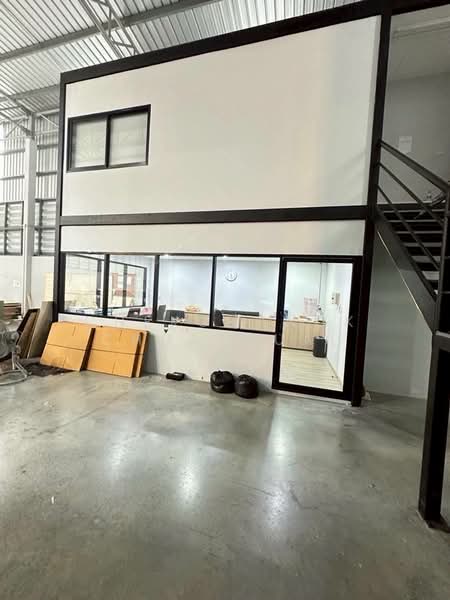 ให้เช่าออฟฟิศพร้อมคลังสินค้า ติดสนามบินสุวรรณภูมิ 1,000 ตร.ม., Samut Prakan, Rachathewa, Bang Plee, Samut Prakan, , 1,000 sqm, Warehouse/Factory For Rent, by Chekchanok Chuaynual, 500178736 - DDproperty.com