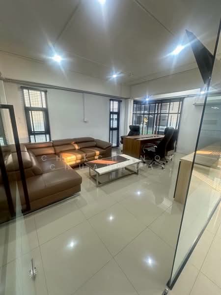 ให้เช่าออฟฟิศพร้อมคลังสินค้า ติดสนามบินสุวรรณภูมิ 1,000 ตร.ม., Samut Prakan, Rachathewa, Bang Plee, Samut Prakan, , 1,000 sqm, Warehouse/Factory For Rent, by Chekchanok Chuaynual, 500178736 - DDproperty.com