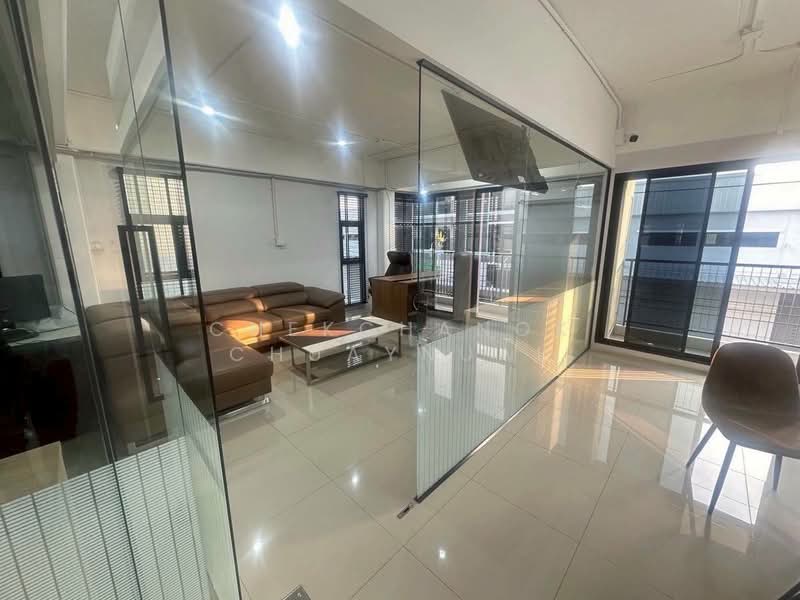 ให้เช่าออฟฟิศพร้อมคลังสินค้า ติดสนามบินสุวรรณภูมิ 1,000 ตร.ม., Samut Prakan, Rachathewa, Bang Plee, Samut Prakan, , 1,000 sqm, Warehouse/Factory For Rent, by Chekchanok Chuaynual, 500178736 - DDproperty.com