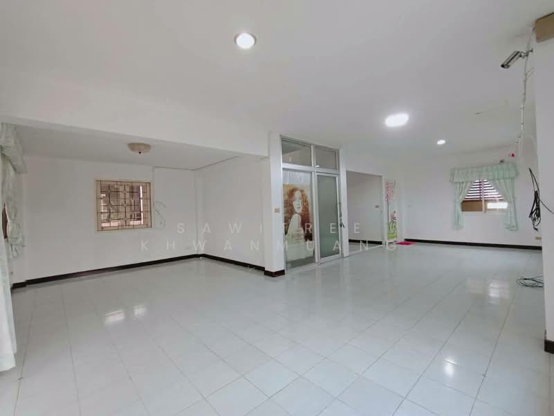 Flora Ville Park City Suwinthawong, Bangkok, Suwinthawong Road, Lam Phak Chi, Nong Chok, Bangkok, 5 Bedrooms, 250 sqm, Single Detached House For Sale, by Sawitree Khwanmuang, 500178738 - DDproperty.com