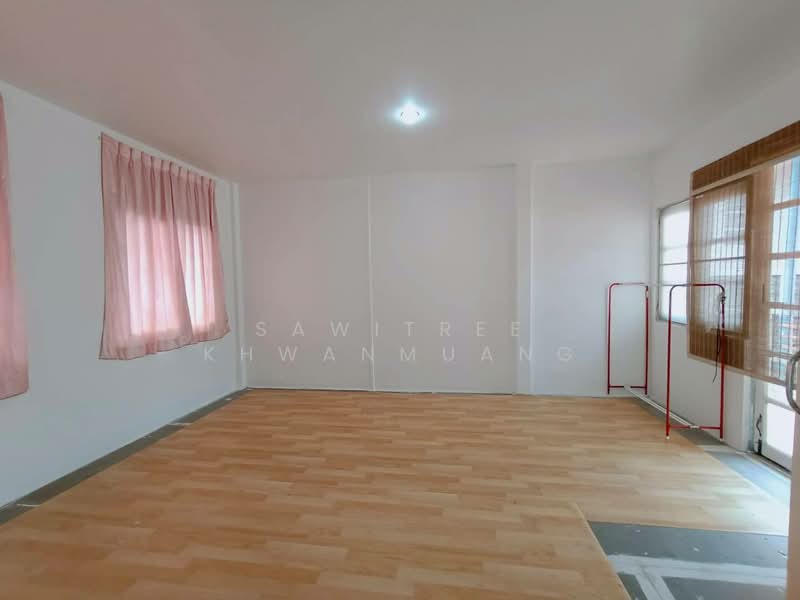 Flora Ville Park City Suwinthawong, Bangkok, Suwinthawong Road, Lam Phak Chi, Nong Chok, Bangkok, 5 Bedrooms, 250 sqm, Single Detached House For Sale, by Sawitree Khwanmuang, 500178738 - DDproperty.com