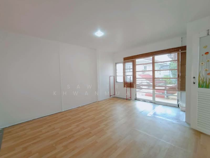 Flora Ville Park City Suwinthawong, Bangkok, Suwinthawong Road, Lam Phak Chi, Nong Chok, Bangkok, 5 Bedrooms, 250 sqm, Single Detached House For Sale, by Sawitree Khwanmuang, 500178738 - DDproperty.com