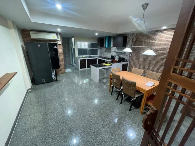 ทาวน์โฮม 4 ชั้น ขนาด 29 ตารางวา ซ.เจริญนคร 16 (ติดเสนาเฟสท์) 5 ห้องนอน แขวงคลองต้นไทร เขตคลองสาน, Bangkok, Khlong Ton Sai, Khlong San, Bangkok, 5 Bedrooms, 116 sqm, Townhouse For Sale, by สรภพ ยอดไชย (สีฝุ่น), 500178739 - DDproperty.com