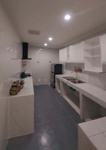 ให้เช่าบ้าน 4 ชั้น ใช้เป็นสำนักงานได้ อยู่อาศัยได้, กรุงเทพ, หมู่บ้านตะวันรุ่ง ซอย 14 ลาดพร้าว 64/2, วังทองหลาง, วังทองหลาง, กรุงเทพ, 300 ตร.ม., ทาวน์เฮ้าส์ ให้เช่า, โดย Forty-Six Real Estate Group, 500178740 - DDproperty.com