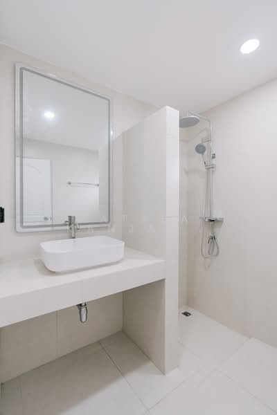 Jirakarn Bangbuathong, Nonthaburi, Sai Noi, Sai Noi, Nonthaburi, 4 Bedrooms, 300 sqm, Single Detached House For Sale, by Natasa Kanjanahattakij, 500178773 - DDproperty.com