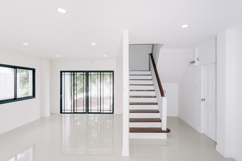 Jirakarn Bangbuathong, Nonthaburi, Sai Noi, Sai Noi, Nonthaburi, 4 Bedrooms, 300 sqm, Single Detached House For Sale, by Natasa Kanjanahattakij, 500178773 - DDproperty.com