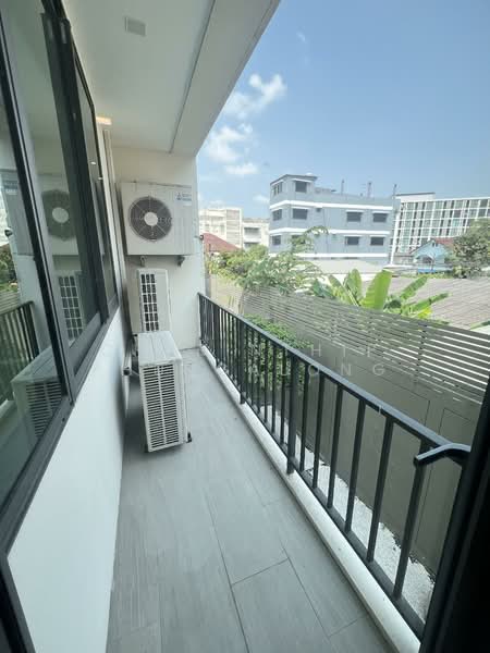 For sale/rent: 3.5-story home office at MYST Onnut-Srinakarin., Bangkok, อ่อนนุช 64, Suan Luang, Suan Luang, Bangkok, 4 Bedrooms, 400 sqm, Townhouse For Rent, by Charinthip Phungalong, 500178808 - DDproperty.com