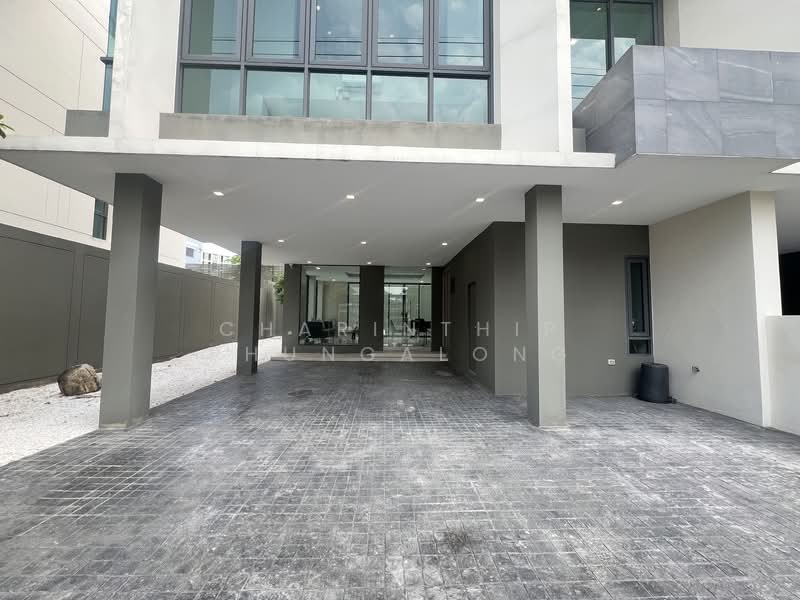 For sale/rent: 3.5-story home office at MYST Onnut-Srinakarin., Bangkok, อ่อนนุช 64, Suan Luang, Suan Luang, Bangkok, 4 Bedrooms, 400 sqm, Townhouse For Rent, by Charinthip Phungalong, 500178808 - DDproperty.com