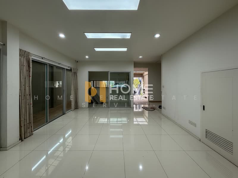 Noble Cube Pattanakarn, Bangkok, Phatthanakan Road, Suan Luang, Suan Luang, Bangkok, 3 Bedrooms, 185 sqm, Townhouse For Sale, by HOME Real Estate Service, 500178815 - DDproperty.com