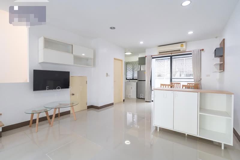 Baan Klang Muang Rama 9-Ramkhmahaeng, Bangkok, Soi Ramkhamhaeng 39, Phlapphla, Wang Thonglang, Bangkok, 3 Bedrooms, 149 sqm, Townhouse For Rent, by Forty-Six Real Estate Group, 500178819 - DDproperty.com