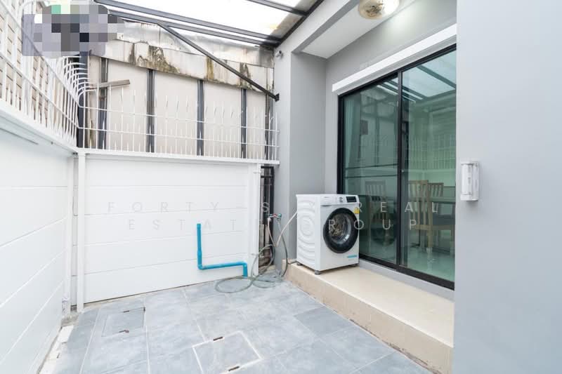 Baan Klang Muang Rama 9-Ramkhmahaeng, Bangkok, Soi Ramkhamhaeng 39, Phlapphla, Wang Thonglang, Bangkok, 3 Bedrooms, 149 sqm, Townhouse For Rent, by Forty-Six Real Estate Group, 500178819 - DDproperty.com