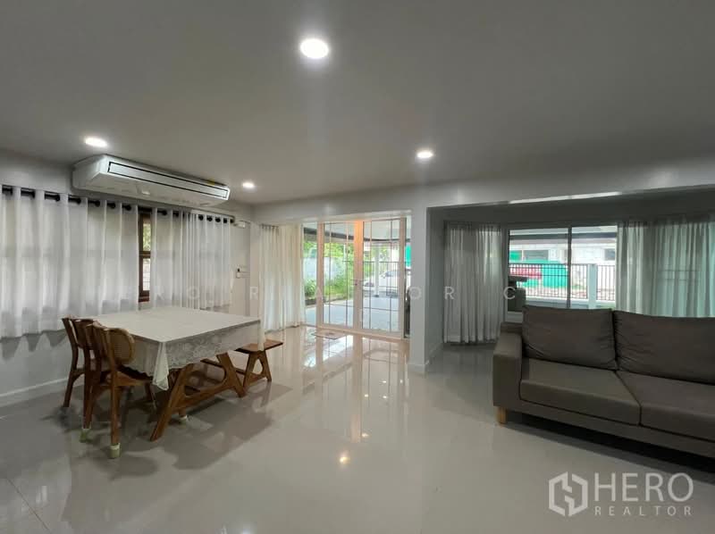 For Rent 3 Bedroom Detached House in Sammakorn Village Ramkhamhaeng in Saphan Sung hre00361, Bangkok, Saphan Sung, Saphan Sung, Bangkok, 3 Bedrooms, 230 sqm, Single Detached House For Rent, by Hero Realtor Co., Ltd., 500178874 - DDproperty.com