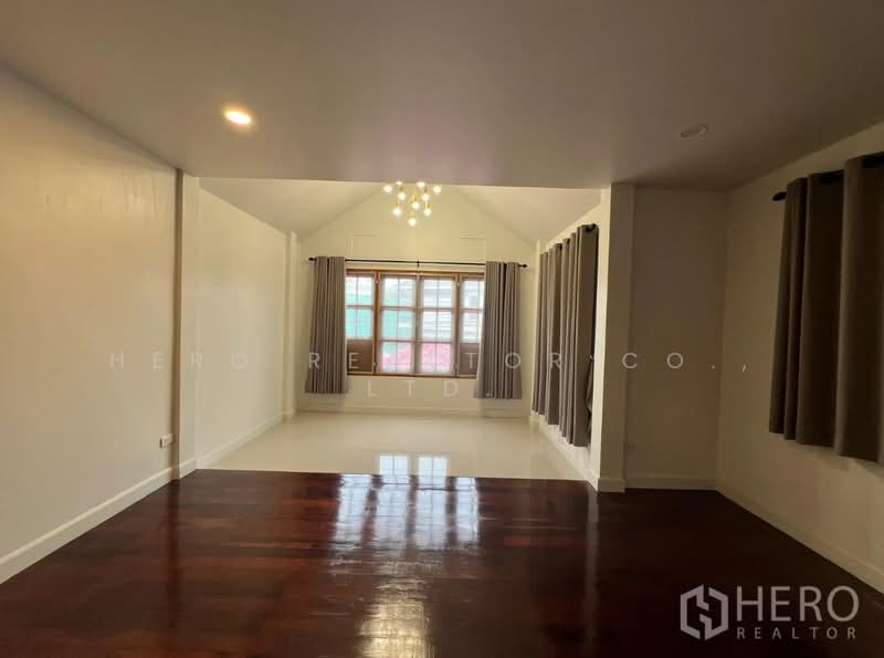For Rent 3 Bedroom Detached House in Sammakorn Village Ramkhamhaeng in Saphan Sung hre00361, Bangkok, Saphan Sung, Saphan Sung, Bangkok, 3 Bedrooms, 230 sqm, Single Detached House For Rent, by Hero Realtor Co., Ltd., 500178874 - DDproperty.com