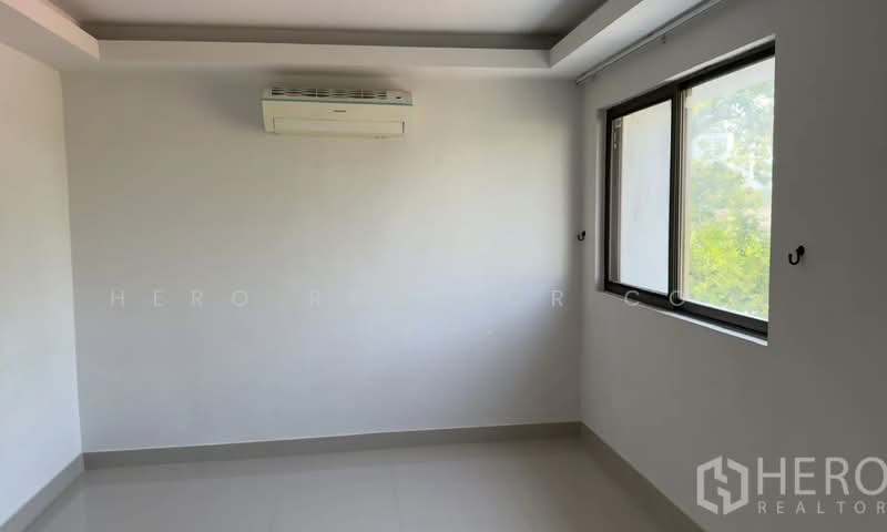 ให้เช่า ทาวน์เฮาส์ 3 ห้องนอน คลองตันเหนือ วัฒนา กรุงเทพฯ ใกล้ BTS ทองหล่อ hre00363, กรุงเทพ, คลองตันเหนือ, วัฒนา, กรุงเทพ, 250 ตร.ม., ทาวน์เฮ้าส์ ให้เช่า, โดย Hero Realtor Co., Ltd., 500178897 - DDproperty.com