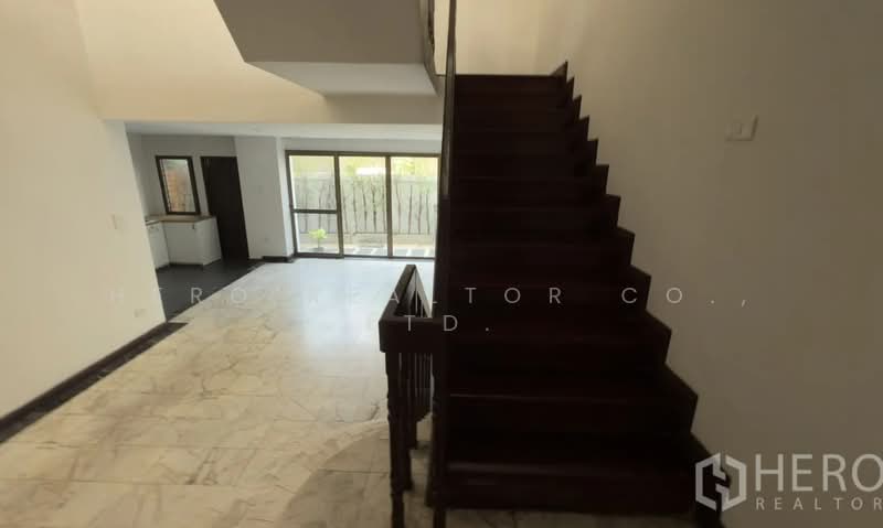 For rent 3 Bedroom Townhouse in Khlong Tan Nuea, Watthana, Bangkok BTS Thonglor hre00363, Bangkok, Khlong Tan Nua, Watthana, Bangkok, 3 Bedrooms, 250 sqm, Townhouse For Rent, by Hero Realtor Co., Ltd., 500178897 - DDproperty.com