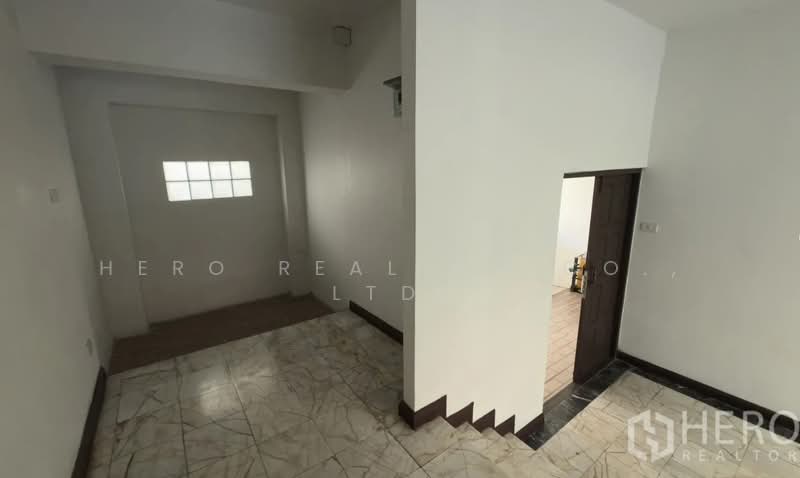 For rent 3 Bedroom Townhouse in Khlong Tan Nuea, Watthana, Bangkok BTS Thonglor hre00363, Bangkok, Khlong Tan Nua, Watthana, Bangkok, 3 Bedrooms, 250 sqm, Townhouse For Rent, by Hero Realtor Co., Ltd., 500178897 - DDproperty.com