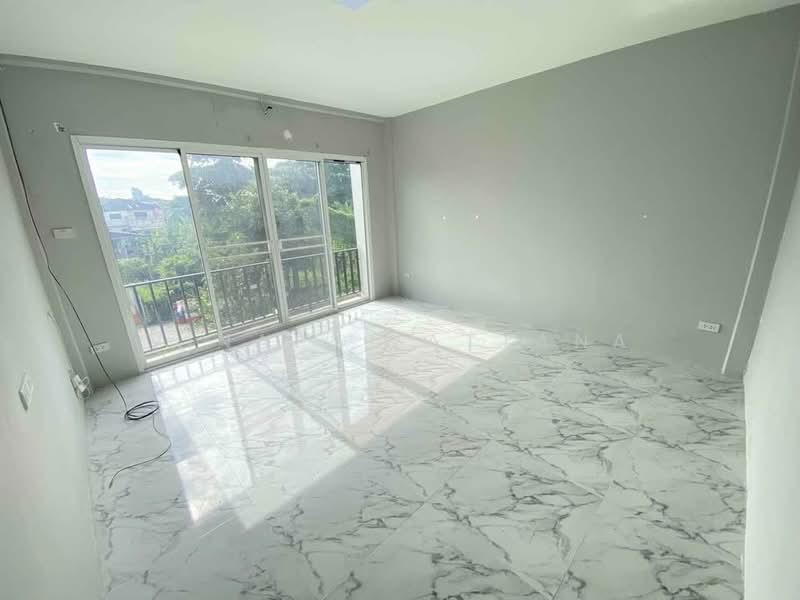 4-BR Townhouse, Bangkok, Bangko, Chom Thong, Bangkok, 4 Bedrooms, 220 sqm, Townhouse For Sale, by Vinai  Wattana, 500178940 - DDproperty.com