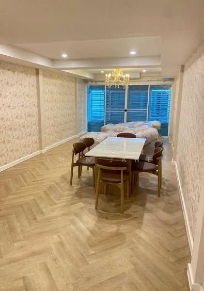For Rent - Townhome for Rent, 300 meters from BTS National Stadium (SPSJP180), Bangkok