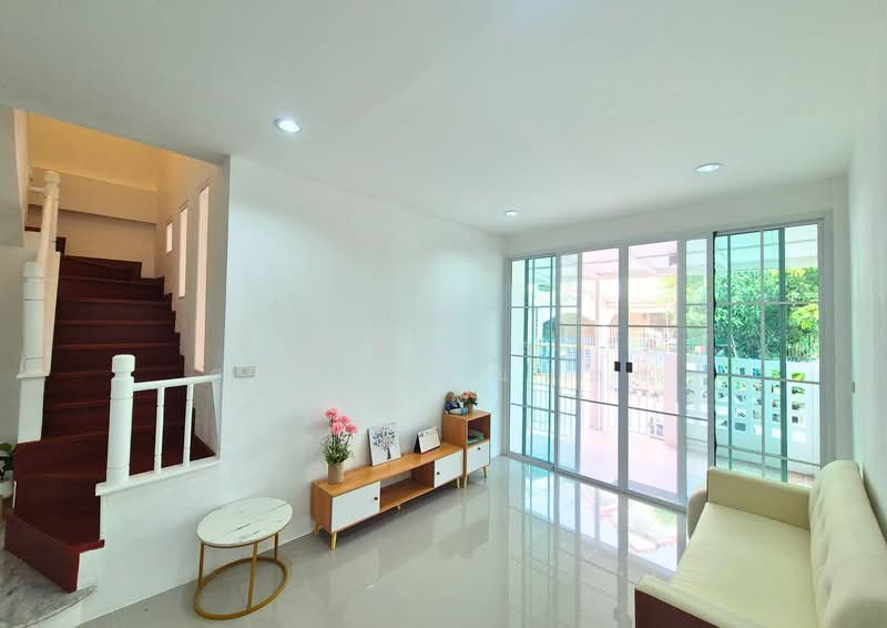 Wararak Rangsit Klong 3, Pathum Thani, Khlong Sam, Khlong Luang, Pathum Thani, 3 Bedrooms, 120 sqm, Single Detached House For Sale, by ภัทรพล ศรีกัลยาณบุตร, 500179022 - DDproperty.com