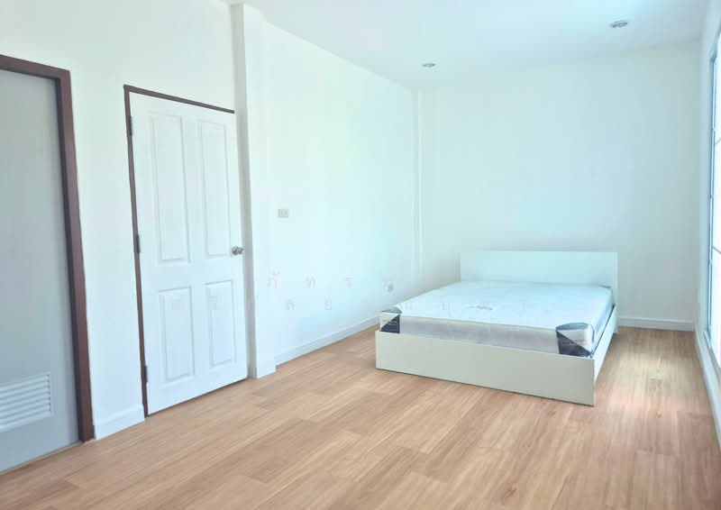 Wararak Rangsit Klong 3, Pathum Thani, Khlong Sam, Khlong Luang, Pathum Thani, 3 Bedrooms, 120 sqm, Single Detached House For Sale, by ภัทรพล ศรีกัลยาณบุตร, 500179022 - DDproperty.com