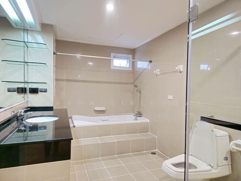 GM Tower, Bangkok, 39 Soi Sukhumvit 20, Khlong Toei, Khlong Toei, Bangkok, 3 Bedrooms, 315 sqm, Apartment For Rent, by Pavana Sirikogar, 500179140 - DDproperty.com