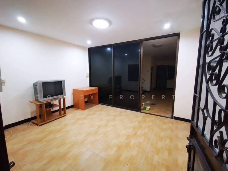 หมู่บ้าน ณัฐกานต์ 4, ปทุมธานี, กำแพงเพชร 6, หลักหก, เมืองปทุมธานี, ปทุมธานี, 96 ตร.ม., ทาวน์เฮ้าส์ ขาย, โดย Connex Property, 500179202 - DDproperty.com