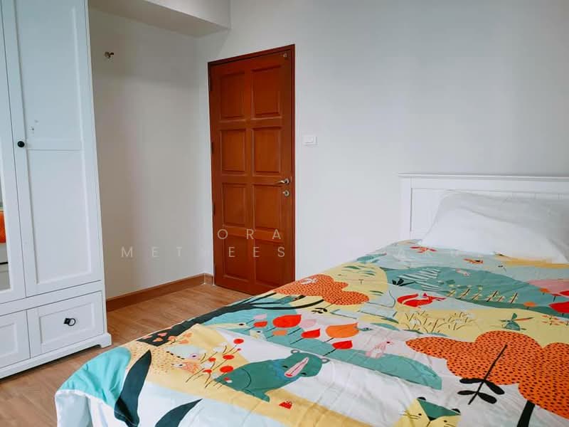 Royal Castle Sukhumvit, Bangkok, 30 Soi Sukhumvit 39, Khlongtoei Nua, Watthana, Bangkok, 3 Bedrooms, 140 sqm, Condo For Sale, by Orapa Sumetheesirisakul, 500179252 - DDproperty.com