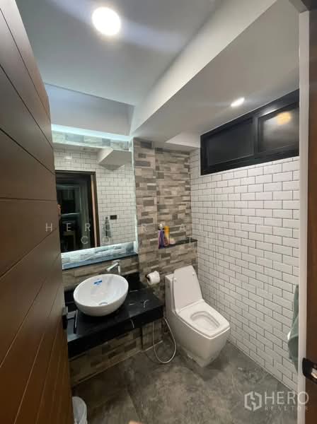 For Rent Home Office 220 sqm in Bang Kapi, Bangkok hre00373, Bangkok, Hua Mak, Bang Kapi, Bangkok, , 220 sqm, Shophouse For Rent, by Hero Realtor Co., Ltd., 500179283 - DDproperty.com