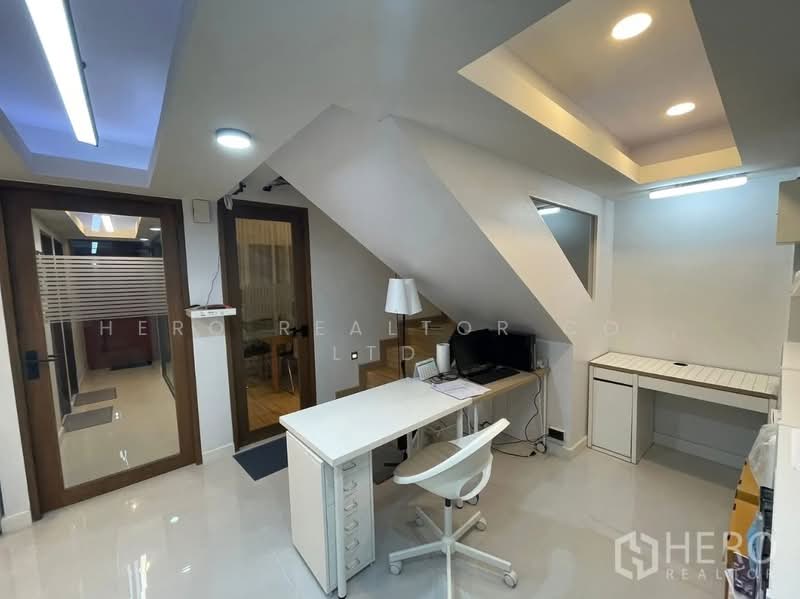 For Sale Home Office 220 sqm in Bang Kapi, Bangkok hre00373, Bangkok, Hua Mak, Bang Kapi, Bangkok, , 220 sqm, Shophouse For Sale, by Hero Realtor Co., Ltd., 500179323 - DDproperty.com