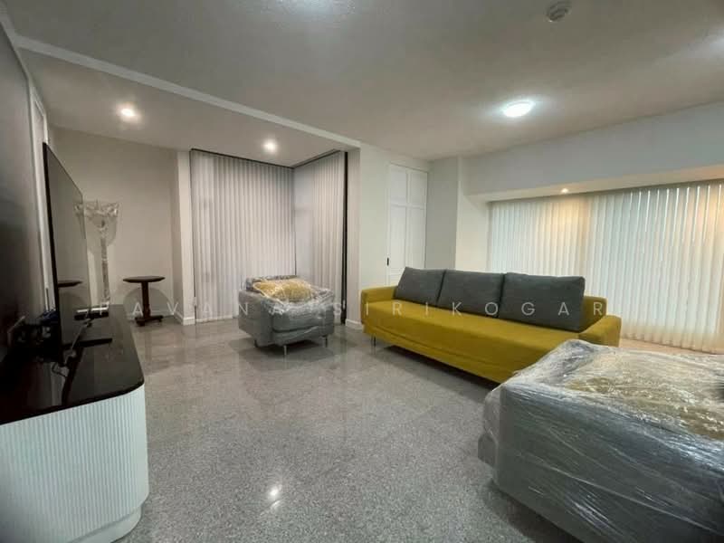 Sithakarn Condominium, Bangkok, 19 22 Chit Lom Alley, Lumphini, Pathum Wan, Bangkok, 3 Bedrooms, 245 sqm, Condo For Rent, by Pavana Sirikogar, 500179368 - DDproperty.com