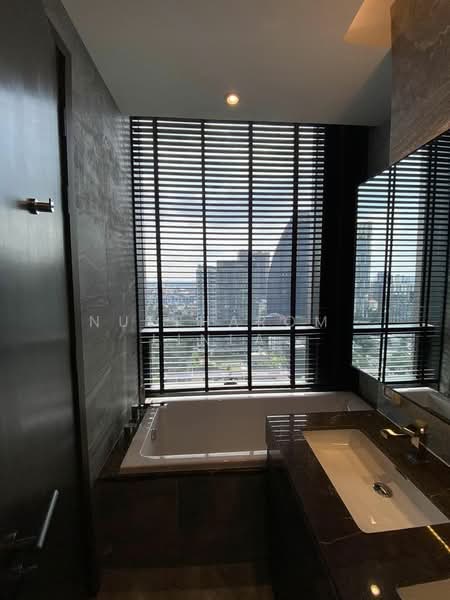 The Esse Sukhumvit 36, Bangkok, Soi Sukhumvit 36, Sukhumvit Road, Phra Kanong, Khlong Toei, Bangkok, 2 Bedrooms, 73 sqm, Condo For Sale, by Nuttharom  Linla , 500179473 - DDproperty.com
