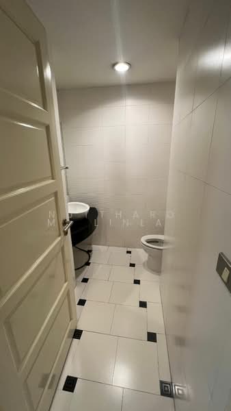 Baan Klang Krung Thonglor : บ้านกลางกรุงทองหล่อ, กรุงเทพ, 55 ซอยสุขุมวิท 55, คลองตันเหนือ, วัฒนา, กรุงเทพ, 330 ตร.ม., ทาวน์เฮ้าส์ ขาย, โดย Nuttharom  Linla , 500179497 - DDproperty.com