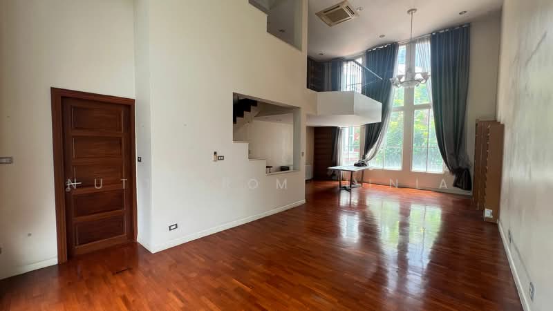 Baan Klang Krung Thonglor, Bangkok, 55 Soi Sukhumvit 55, Khlong Tan Nua, Watthana, Bangkok, 4 Bedrooms, 330 sqm, Townhouse For Sale, by Nuttharom  Linla , 500179497 - DDproperty.com