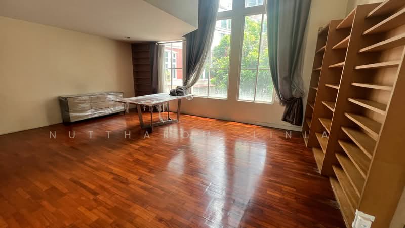 Baan Klang Krung Thonglor : บ้านกลางกรุงทองหล่อ, กรุงเทพ, 55 ซอยสุขุมวิท 55, คลองตันเหนือ, วัฒนา, กรุงเทพ, 330 ตร.ม., ทาวน์เฮ้าส์ ขาย, โดย Nuttharom  Linla , 500179497 - DDproperty.com