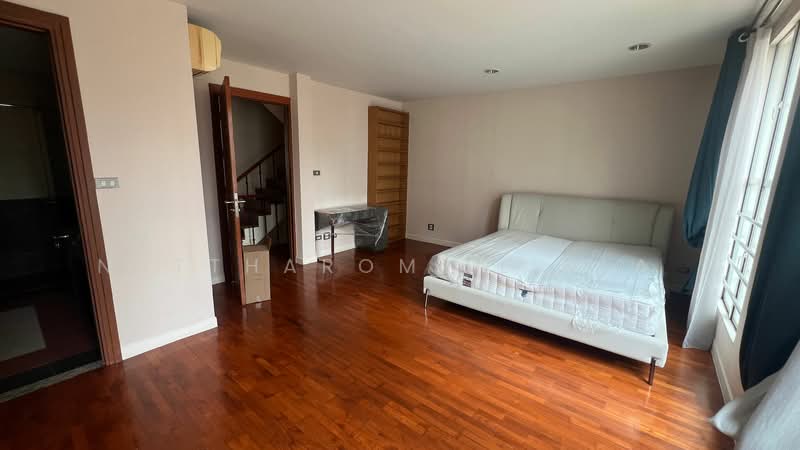 Baan Klang Krung Thonglor : บ้านกลางกรุงทองหล่อ, กรุงเทพ, 55 ซอยสุขุมวิท 55, คลองตันเหนือ, วัฒนา, กรุงเทพ, 330 ตร.ม., ทาวน์เฮ้าส์ ขาย, โดย Nuttharom  Linla , 500179497 - DDproperty.com