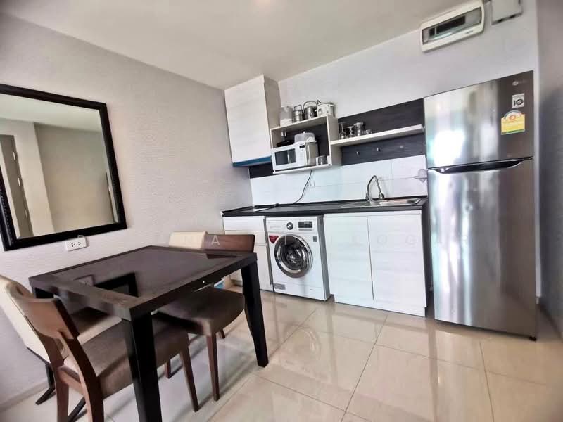 Life Ratchadapisek, Bangkok, 279 Ratchadapisaek Road, Huai Khwang, Huai Khwang, Bangkok, 2 Bedrooms, 56 sqm, Condo For Rent, by Pavana Sirikogar, 500179623 - DDproperty.com