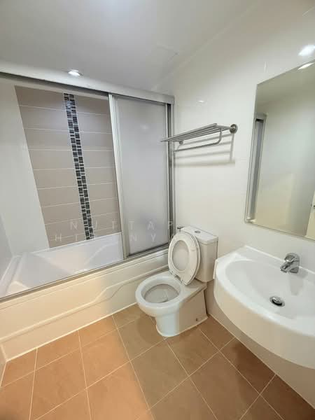 Lumpini Place Rama 9-Ratchada, Bangkok, Rama 9 Road, Huai Khwang, Huai Khwang, Bangkok, 2 Bedrooms, 70 sqm, Condo For Rent, by Nuttapong Hiranyaveja, 500179624 - DDproperty.com