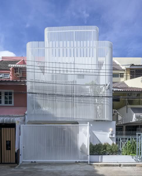 ทาวน์เฮ้าส์ 4-ห้องนอน, กรุงเทพ, คลองตันเหนือ, วัฒนา, กรุงเทพ, 250 ตร.ม., ทาวน์เฮ้าส์ ขาย, โดย Nuttharom Linla , 500179635 - DDproperty.com