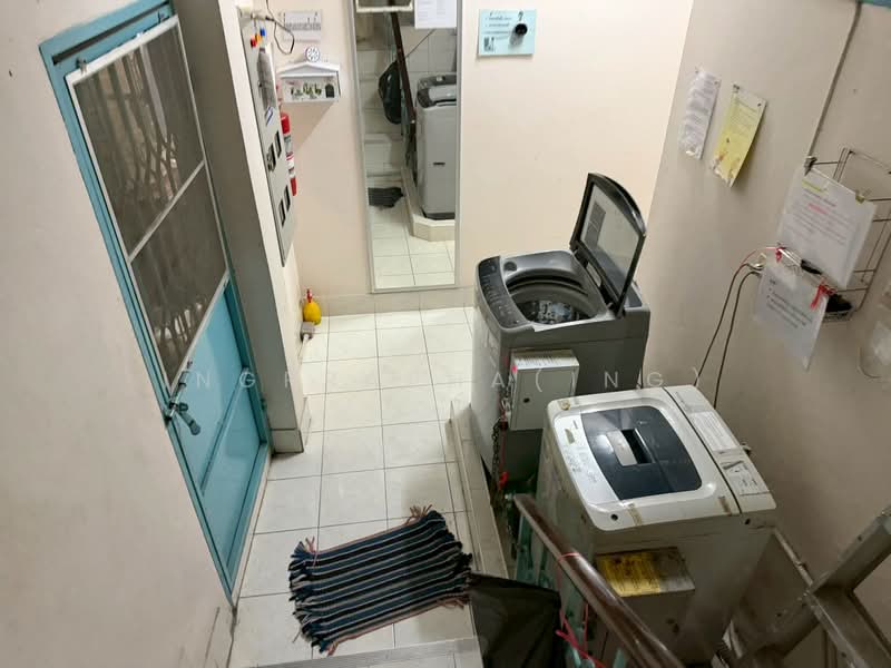 ขายหอพักปากซอยจรัญ23/1   ห้องเช่าจรัญ23 (บ้านคุณนิยม)  76 เมตร ปากซอยจรัญ, Bangkok, Bang Khun Sri, Bangkok Noi, Bangkok, , 200 sqm, Shophouse For Sale, by Ingprapha(Ing), 500179682 - DDproperty.com