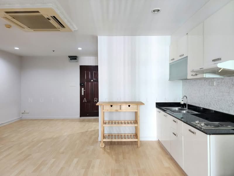 Sukhumvit Living Town, Bangkok, 299 Sukhumvit 21 Road, Khlongtoei Nua, Watthana, Bangkok, 1 Bedroom, 52 sqm, Condo For Sale, by Nuttharom  Linla , 500179687 - DDproperty.com
