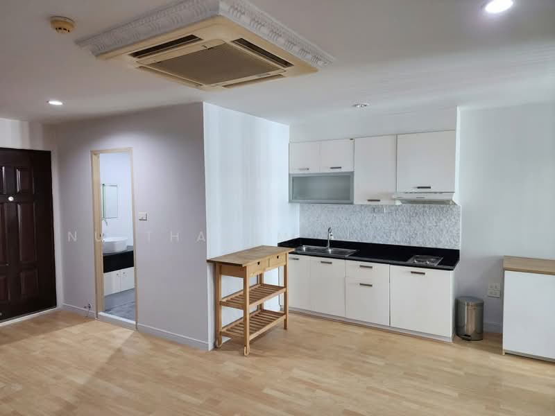 Sukhumvit Living Town, Bangkok, 299 Sukhumvit 21 Road, Khlongtoei Nua, Watthana, Bangkok, 1 Bedroom, 52 sqm, Condo For Sale, by Nuttharom  Linla , 500179687 - DDproperty.com