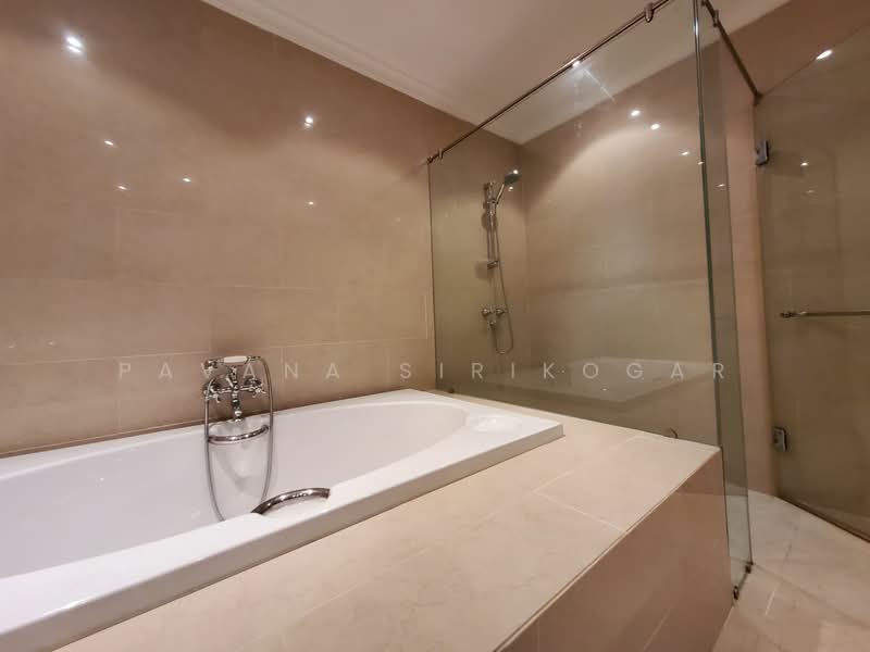 The Cadogan Private Residence, Bangkok, Soi Sukhumvit 39, Khlong Tan Nua, Watthana, Bangkok, 3 Bedrooms, 217 sqm, Condo For Rent, by Pavana Sirikogar, 500179748 - DDproperty.com