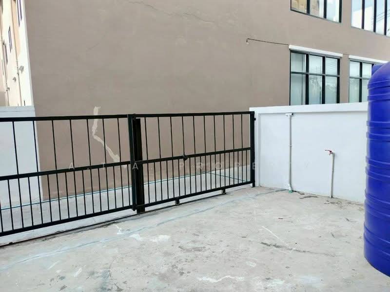 อาคารพาณิชย์ 3 ชั้น ศรีราชา ใกล้นิคม ปิ่นทอง, Chon Buri (Pattaya), Surasak, Si Racha, Chon Buri (Pattaya), , 100 sqm, Shophouse For Rent, by A.T.A. Property, 500179760 - DDproperty.com