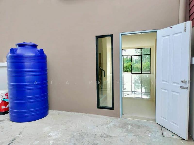 อาคารพาณิชย์ 3 ชั้น ศรีราชา ใกล้นิคม ปิ่นทอง, ชลบุรี, สุรศักดิ์, ศรีราชา, ชลบุรี, 100 ตร.ม., ตึกแถว-อาคารพาณิชย์ ให้เช่า, โดย A.T.A. Property, 500179760 - DDproperty.com