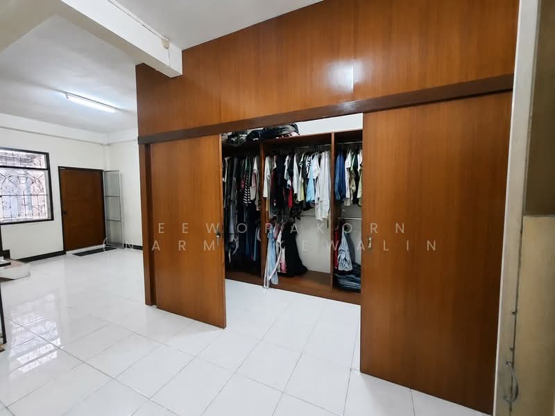 ขายด่วน !! อาคารพาณิชย์, สุขุมวิท 93, Bangkok, Bang Chak, Phra Khanong, Bangkok, , 432 sqm, Shophouse For Sale, by Peeworakorn (Narm) Kewalin, 500179766 - DDproperty.com