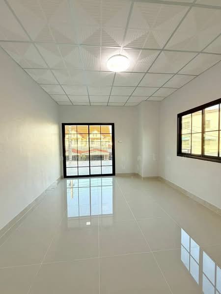 Baan Buathong 4, Nonthaburi, Ban Kluay-Sai Noi Road, Phimonrat, Bang Bua Thong, Nonthaburi, 2 Bedrooms, 96 sqm, Townhouse For Sale, by สรภพ ยอดไชย (สีฝุ่น), 500179807 - DDproperty.com