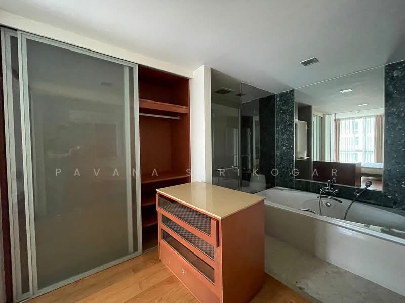 Ficus Lane, Bangkok, Soi Sukhumvit 44/1, Phra Kanong, Khlong Toei, Bangkok, 3 Bedrooms, 210 sqm, Condo For Rent, by Pavana Sirikogar, 500179813 - DDproperty.com