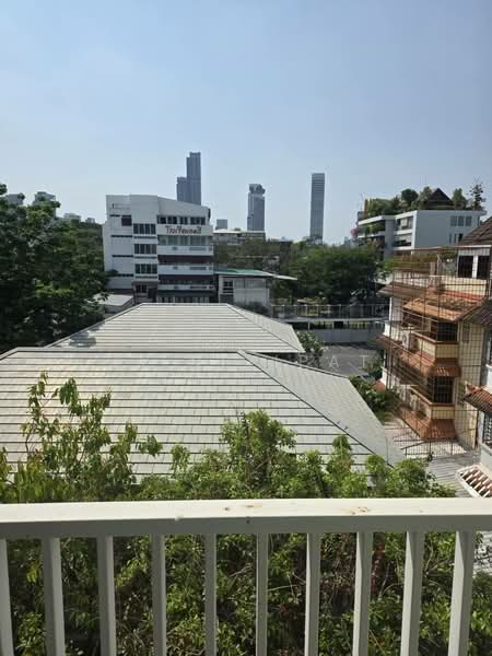 Bless Residence Ekkamai, Bangkok, Sukhumvit 71, Khlong Tan Nua, Watthana, Bangkok, 1 Bedroom, 32 sqm, Condo For Rent, by Ti Nitipat, 500179814 - DDproperty.com